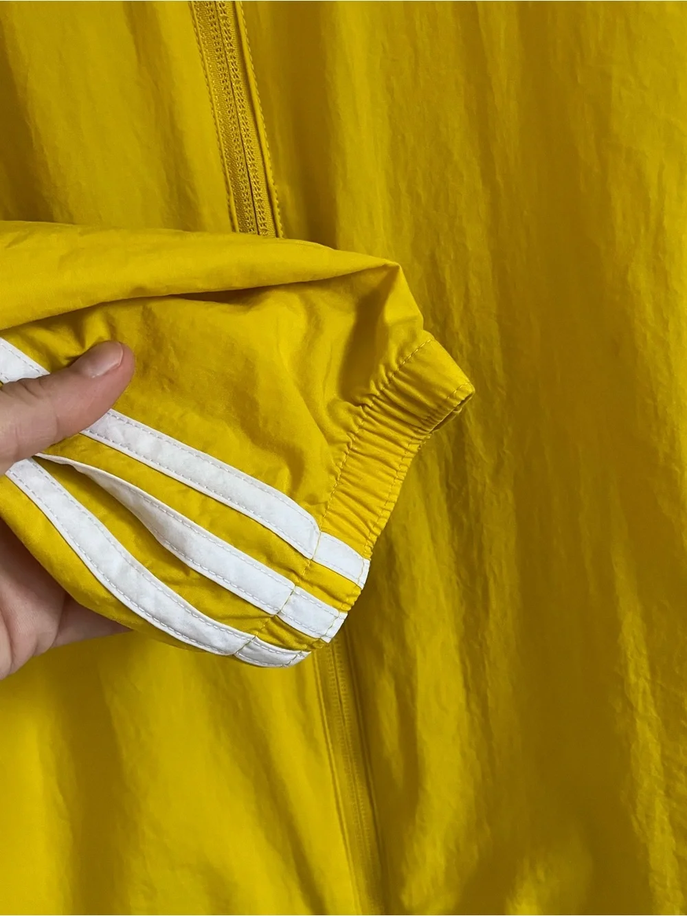 Adidas Originals Yellow Hooded Zipper Pockets Windbreaker size XL